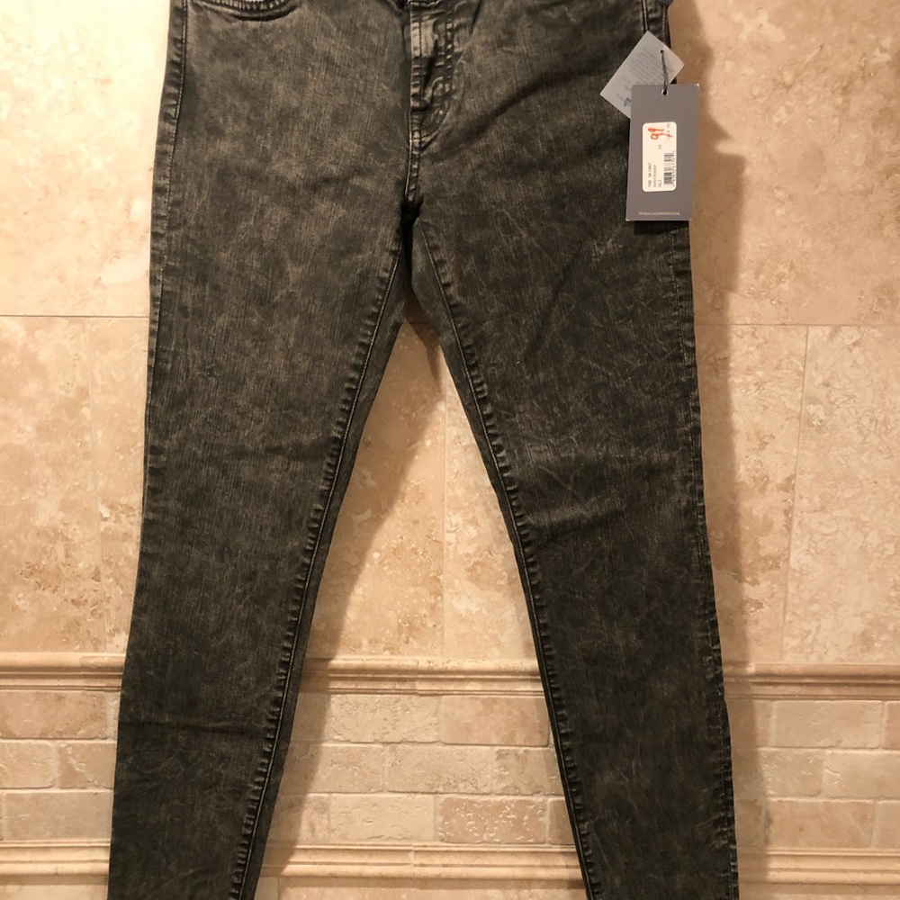 7 for all Mankind Jeans women’s size: 28